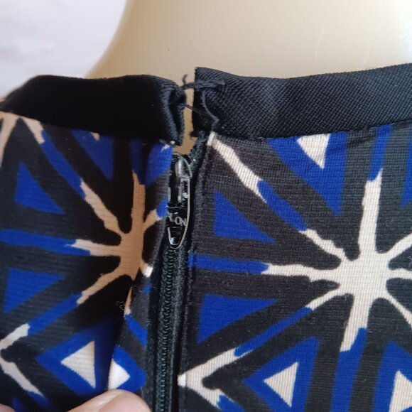 1OF1 Vtg 1970's Sz 8/10 Stretch Nylon Geometric Star Patterned A-Line Dress - Picture 7 of 9